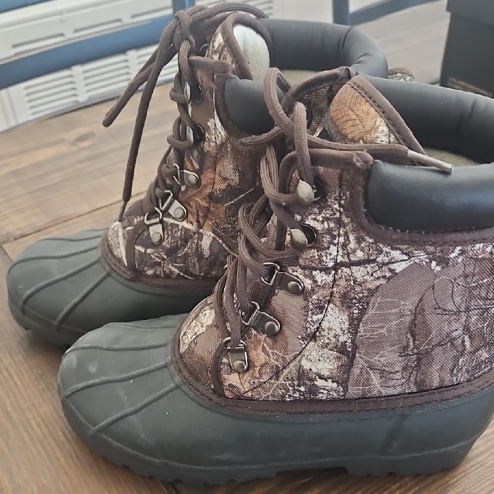 Magellan Camo Duck Boots Size 5Y